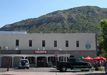 Cold Stone Starbucks