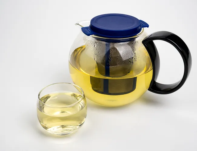 tea steep in glass teapot