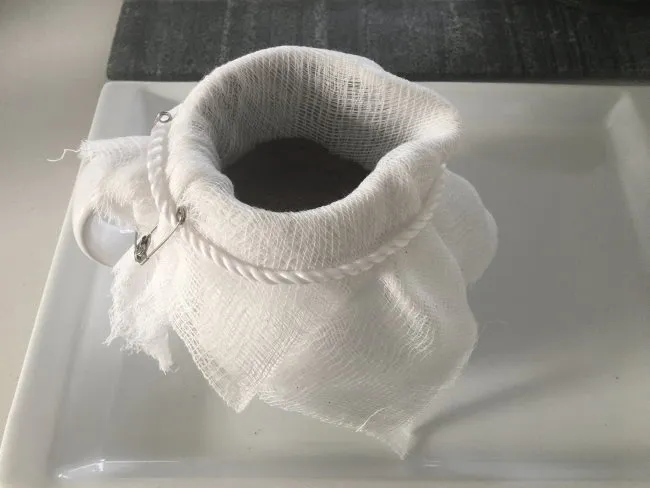add coffee to cloth