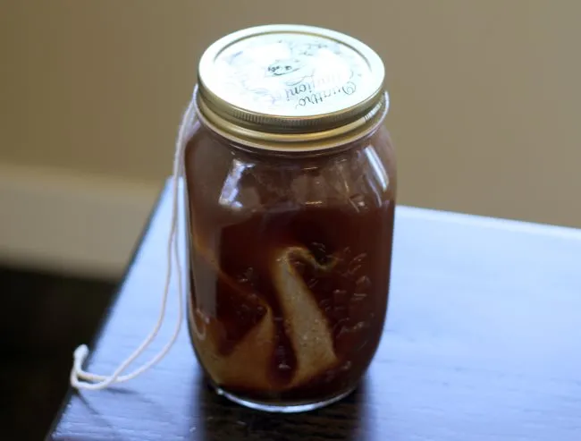 cold brew coffee - coffee sock - close lid