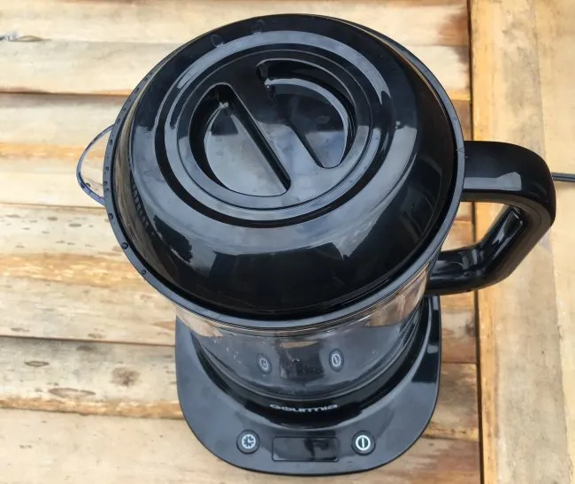 Lock Lid on Cold Brewer