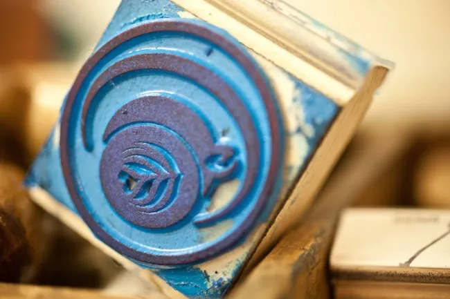 Conduit coffee stamp