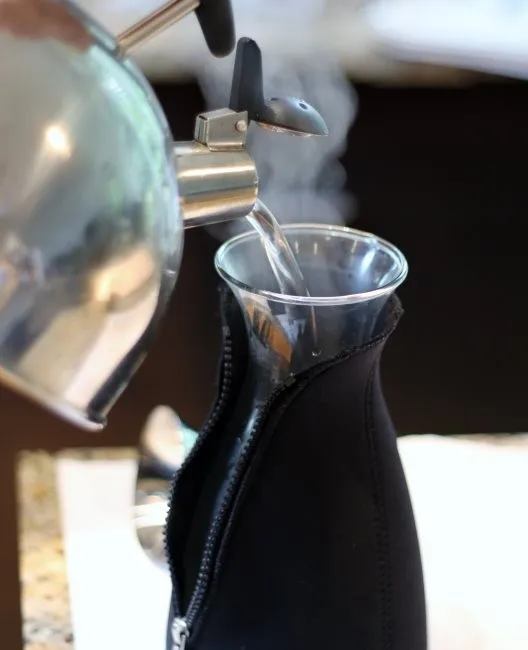 Add hot water to Eva Solo