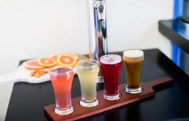 serve 4 glasses of kombucha