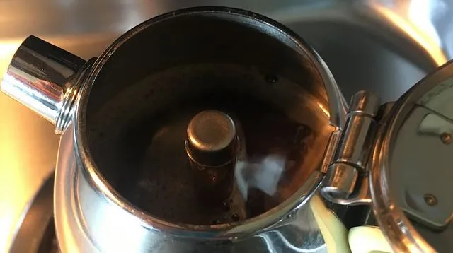 Moka Pot brew finished