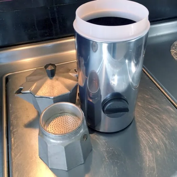 moka pot dispenser