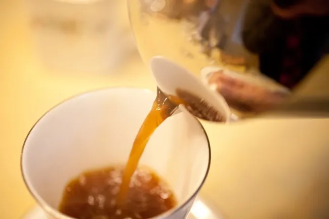 pour coffee