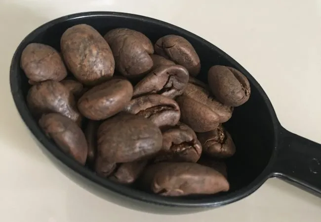 scoop coffee