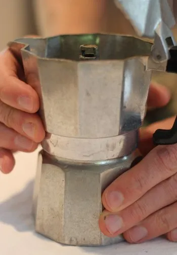 Seal the top and and bottom chambers together