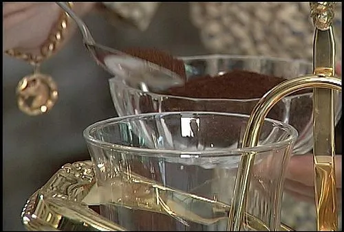 Add Coffee To Syphon