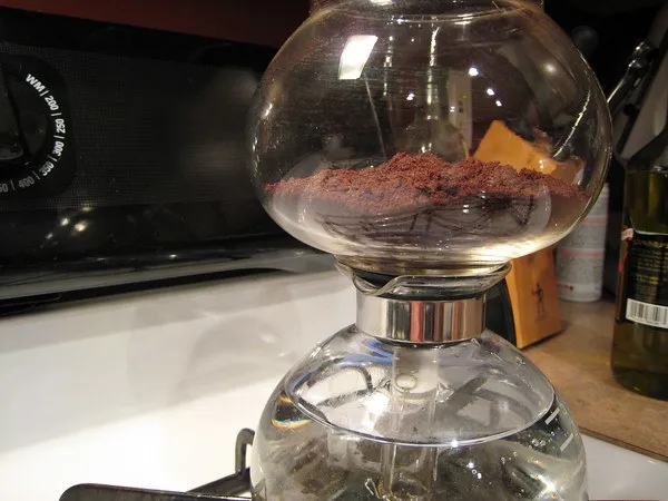 Vac-Pot Coffee brewing