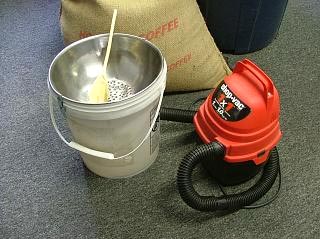 Using a Shop Vac to Quickly Cool Your Home Coffee Roast