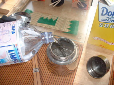 add water to moka pot espresso maker 